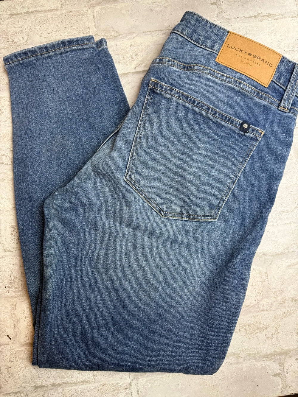 Lucky Brand Lolita Low Rise Skinny Jeans  10/30A Medium Wash Distressed EUC 😍